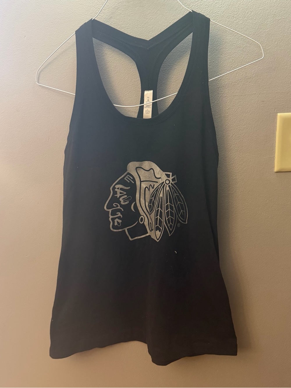 Women’s Lululemon Chicago Blackhawks Nulu Y-Back Tank Top